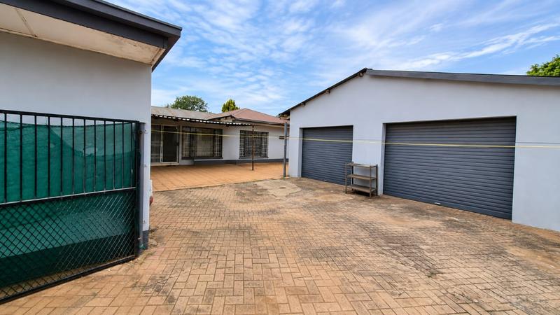 5 Bedroom Property for Sale in Meiringspark North West